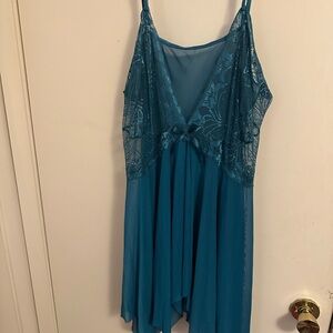 Elegant Blue Lace Chemise